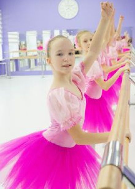Посещение занятий (2 раза в неделю) в детской балетной студии Пуанте